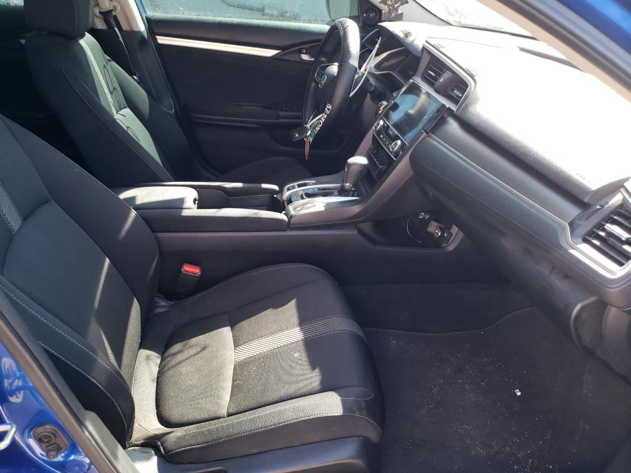 Photo 5 from auction – 2018 HONDA CIVIC EX with VIN 19XFC2F79JE020256