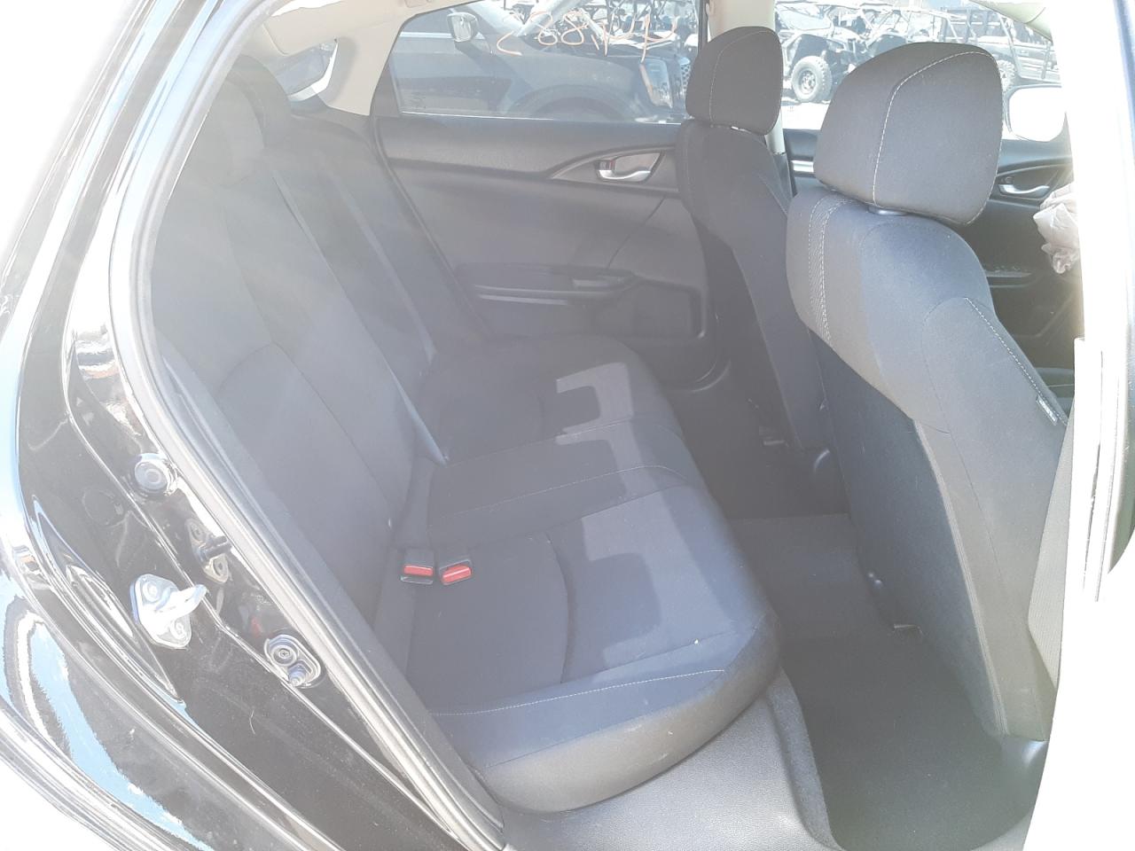 Photo 6 from auction – 2018 HONDA CIVIC LX with VIN 19XFC2F51JE010674