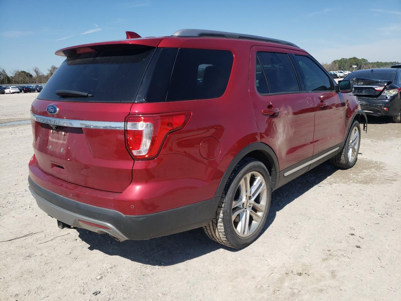 Photo 4 from auction – 2017 FORD EXPLORER X with VIN 1FM5K7D8XHGD85106