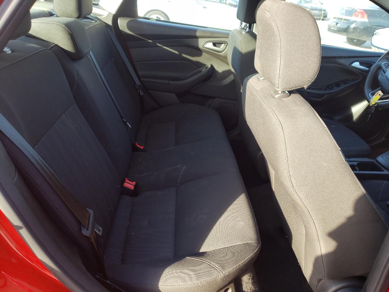 Photo 6 from auction – 2017 FORD FOCUS SE with VIN 1FADP3FE0HL266801