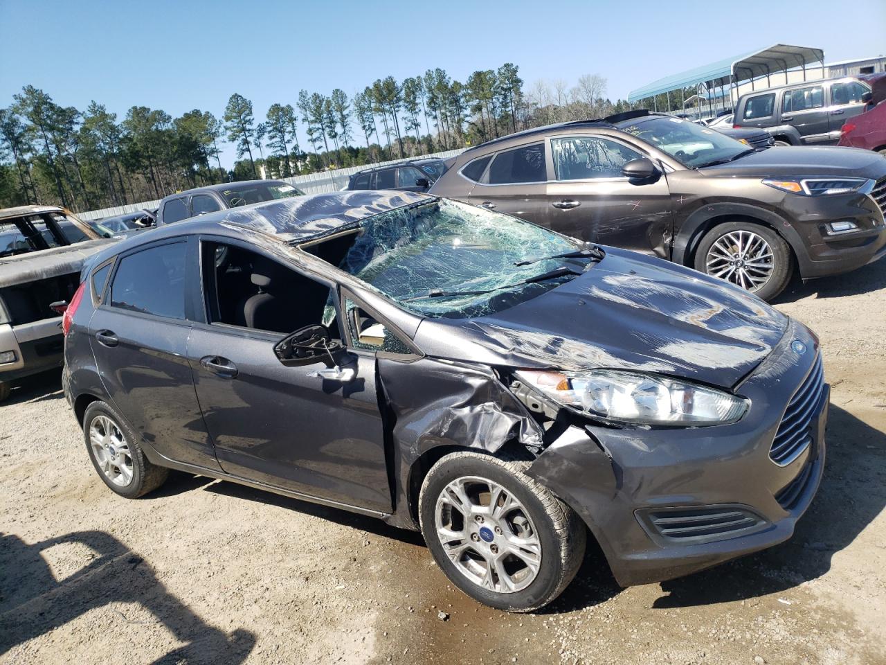 FORD FIESTA SE 2015 with VIN 3FADP4EJ4FM117470 - Photo from auction