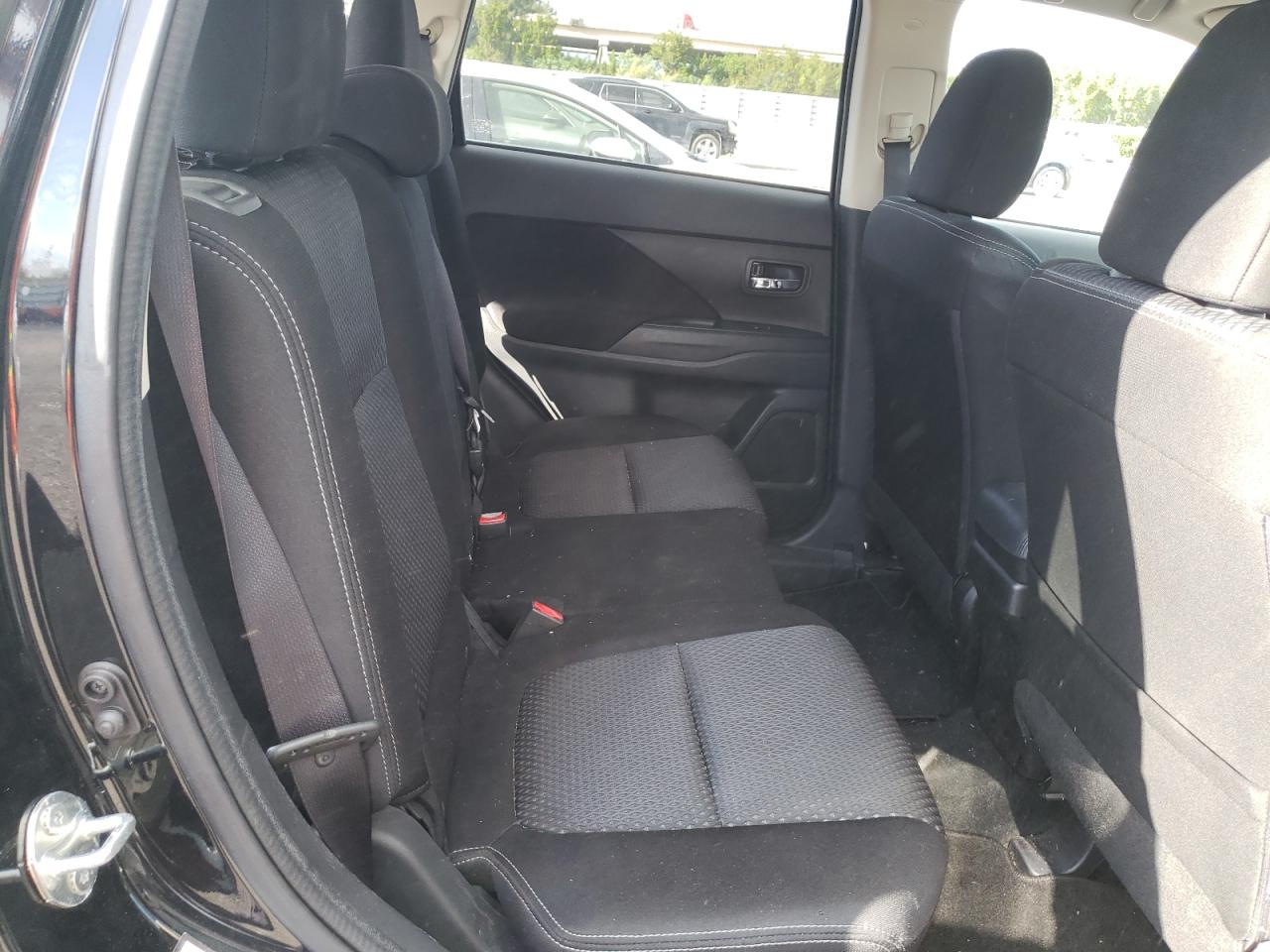 Photo 6 from auction – 2016 MITSUBISHI OUTLANDER with VIN JA4AD3A3XGZ011719