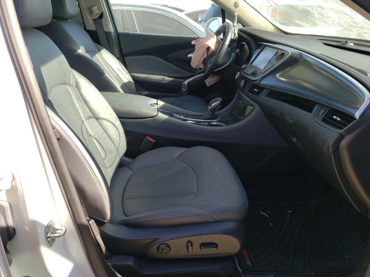 Photo 5 from auction – 2020 BUICK ENVISION E with VIN LRBFX2SA4LD225556