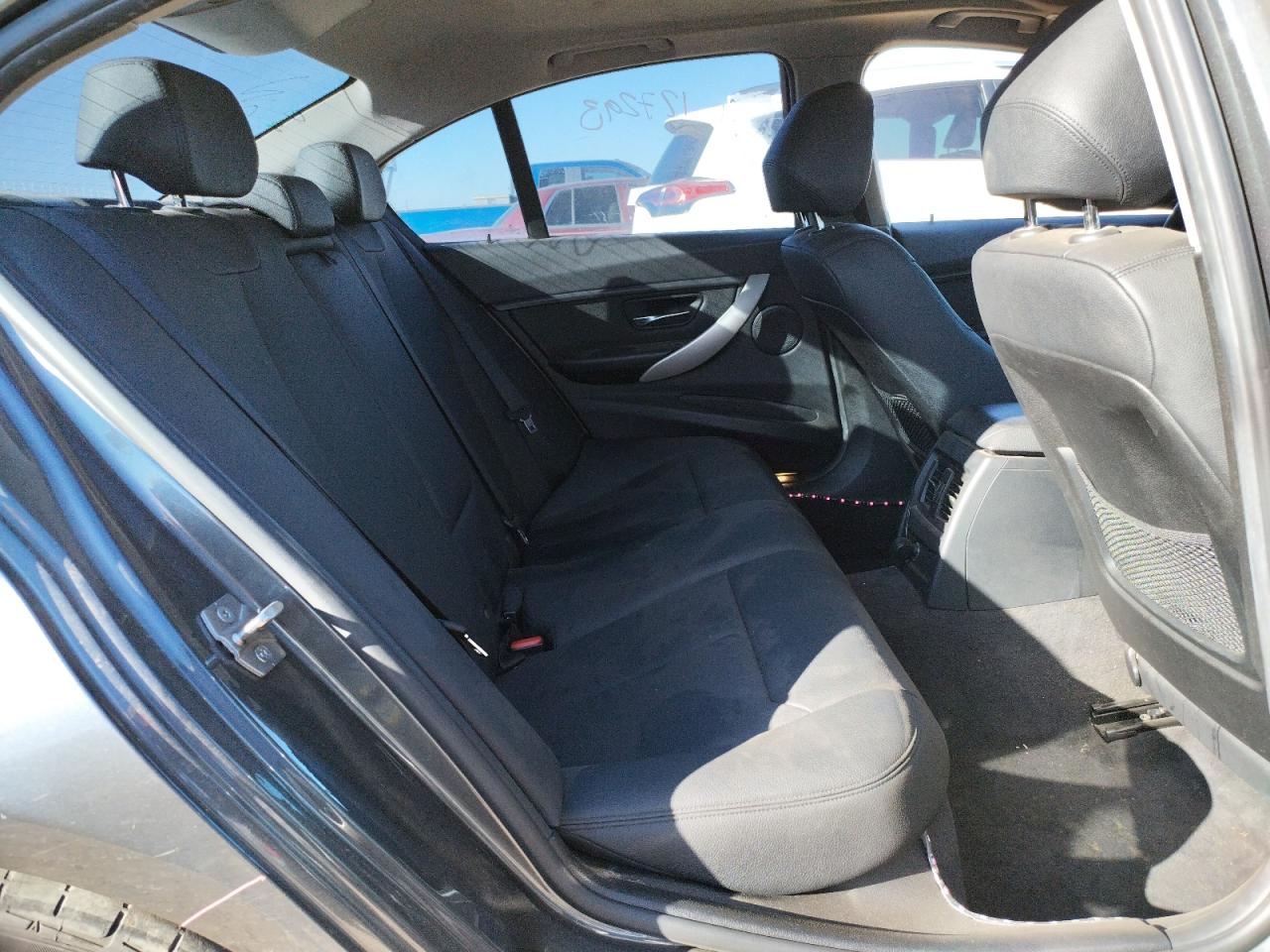 Photo 6 from auction – 2015 BMW 320 I with VIN WBA3B1C58FK139503