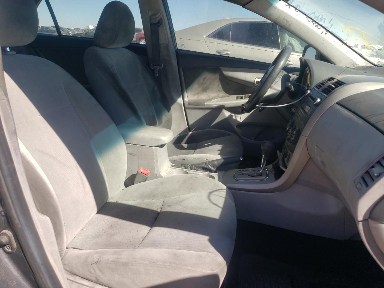 Photo 5 from auction – 2011 TOYOTA COROLLA with VIN 2T1BU4EE4BC646241
