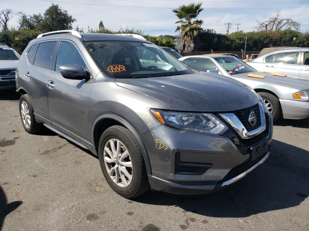 NISSAN ROGUE S 2019 with VIN KNMAT2MT2KP535529 - Photo from auction