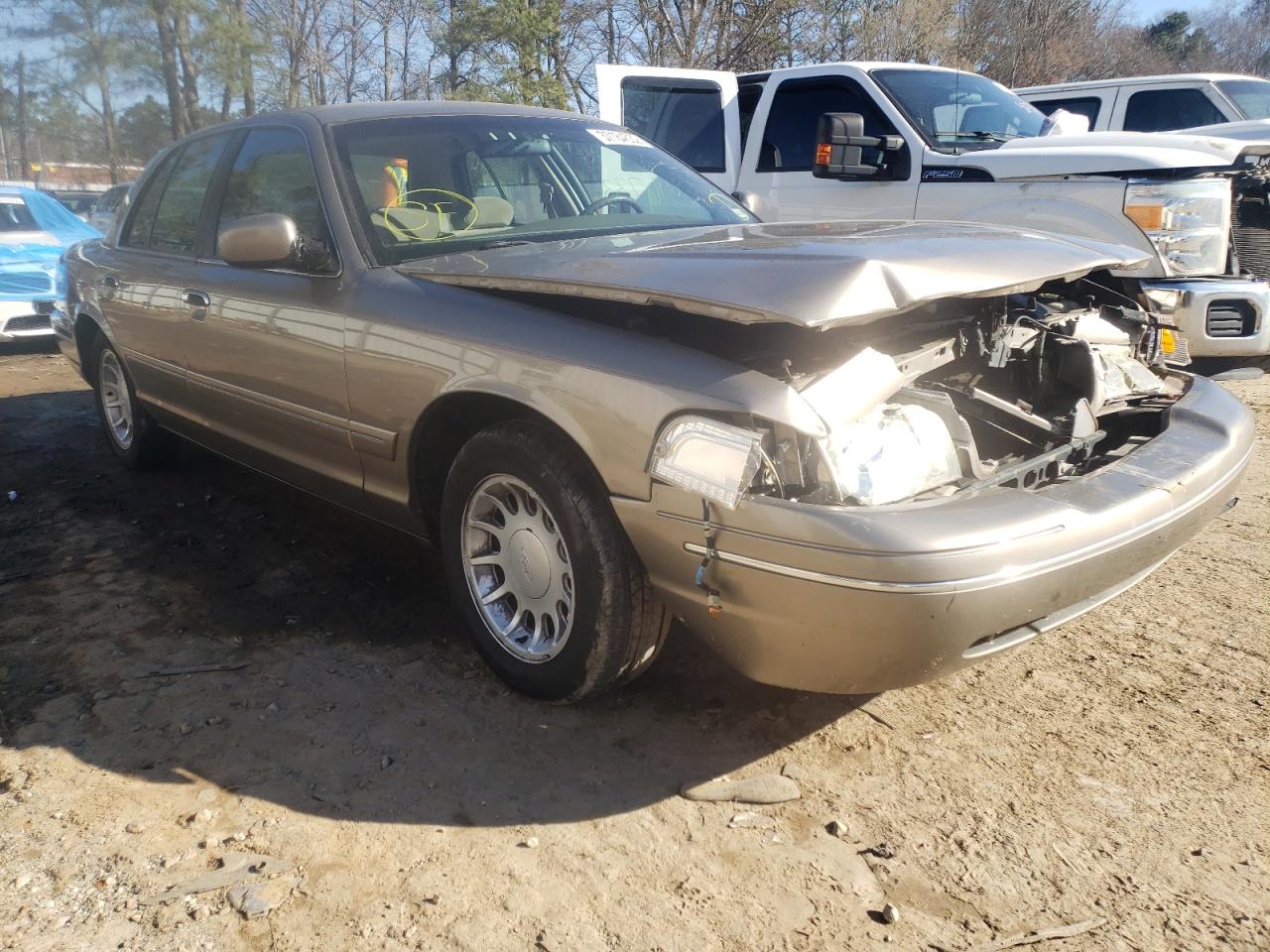 FORD CROWN VICT 2001 with VIN 2FAFP74WX1X194543 - Photo from auction