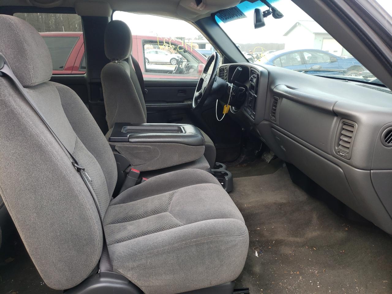 Photo 5 from auction – 2005 CHEVROLET SILVERADO with VIN 2GCEK19B751253709