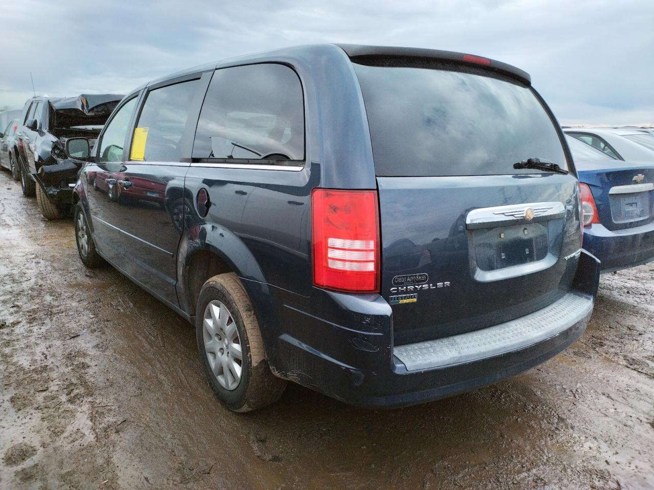 Photo 3 from auction – 2009 CHRYSLER TOWN & COU with VIN 2A8HR44E29R551953