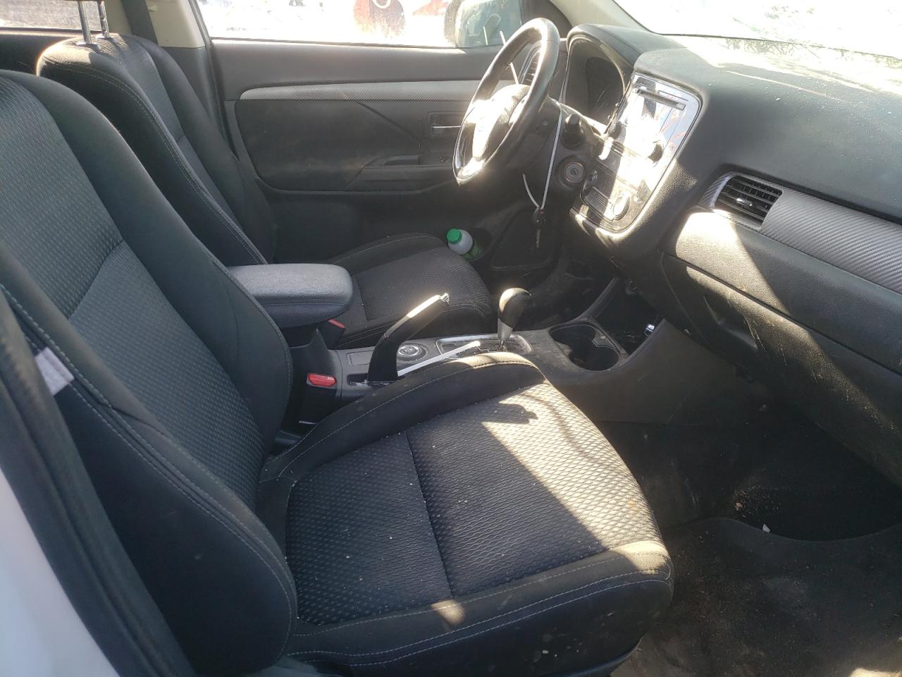 Photo 5 from auction – 2016 MITSUBISHI OUTLANDER with VIN JA4AZ3A30GZ039367