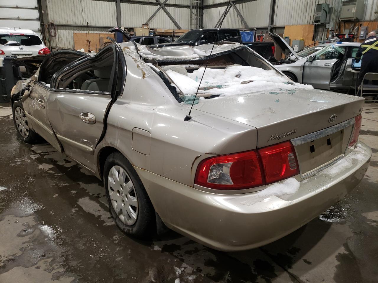 Photo 3 from auction – 2004 KIA OPTIMA MAG with VIN KNAGD126045346372