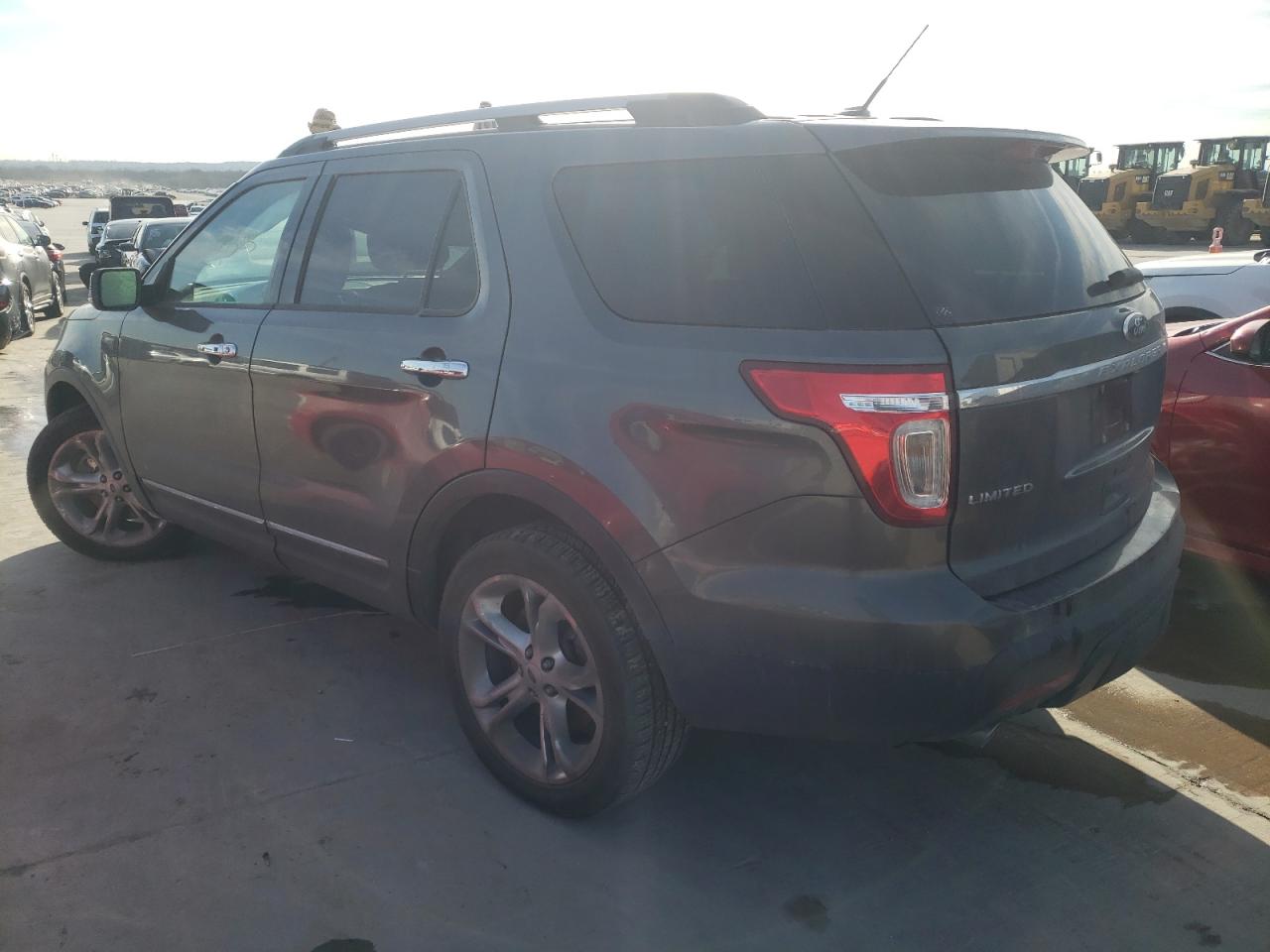Photo 3 from auction – 2015 FORD EXPLORER L with VIN 1FM5K8F89FGB21374