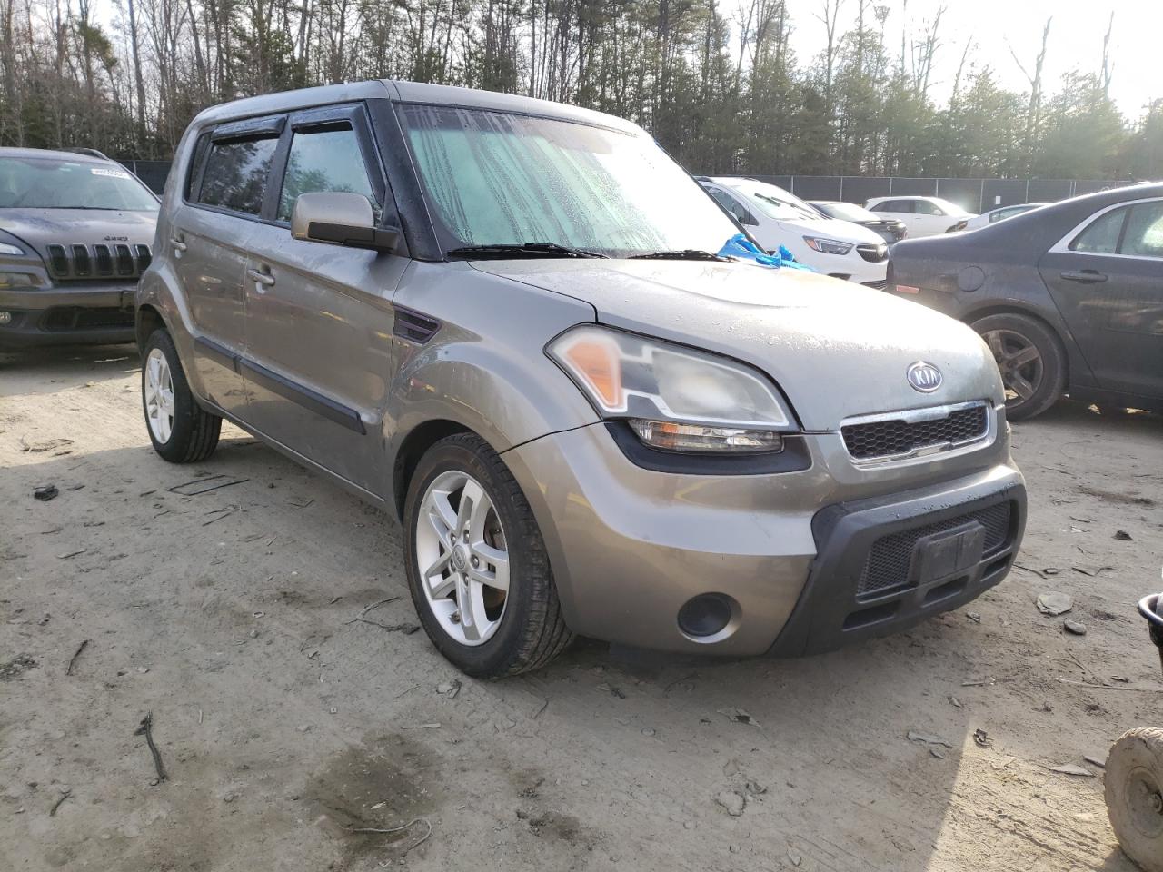KIA SOUL + 2011 with VIN KNDJT2A29B7222036 - Photo from auction