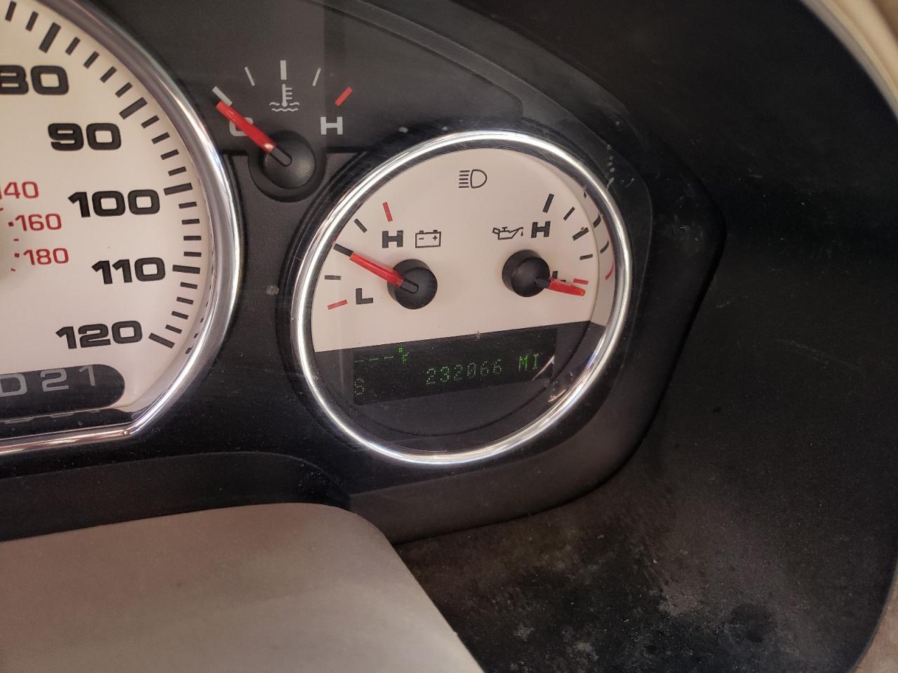 Photo 8 from auction – 2004 FORD F150 with VIN 1FTPX14564NA15374