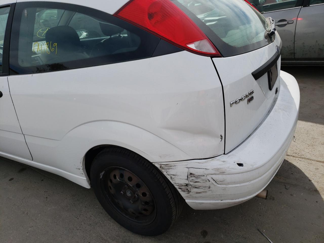 Photo 9 from auction – 2005 FORD FOCUS ZX3 with VIN 3FAFP31N85R134236