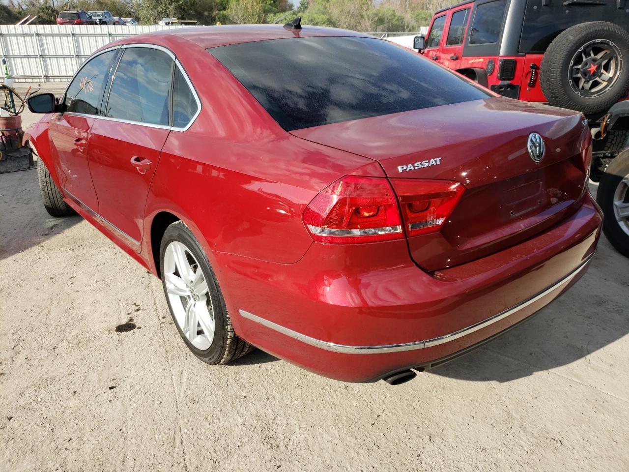 Photo 3 from auction – 2015 VOLKSWAGEN PASSAT SE with VIN 1VWBS7A30FC122902