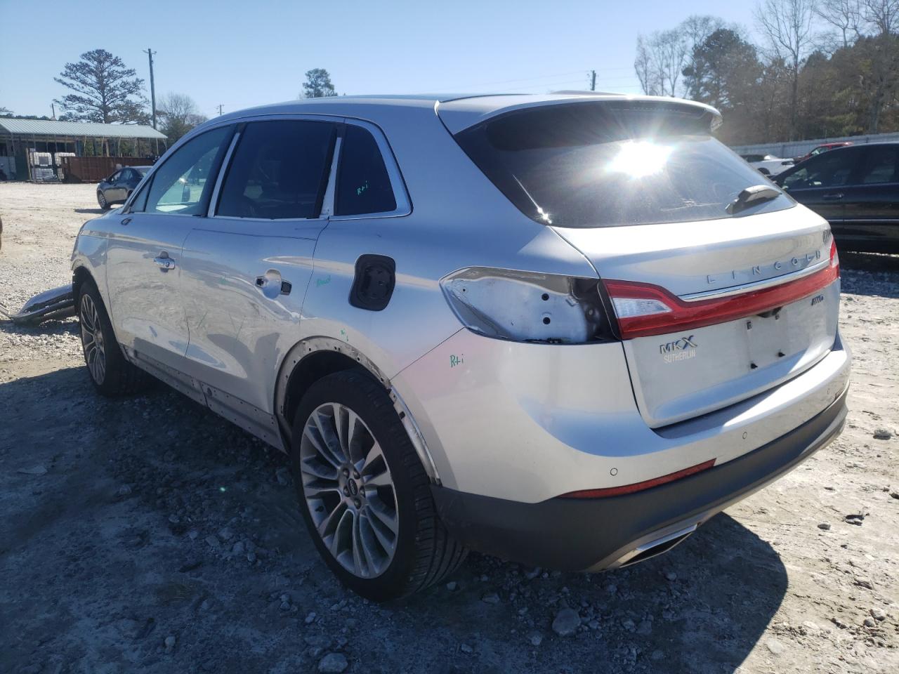Photo 3 from auction – 2016 LINCOLN MKX RESERV with VIN 2LMTJ8LR4GBL63171