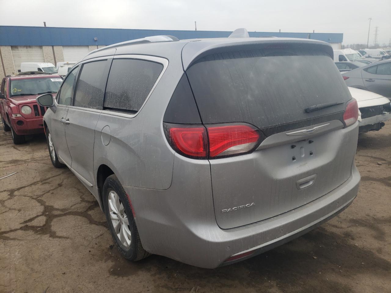 Photo 3 from auction – 2018 CHRYSLER PACIFICA T with VIN 2C4RC1BG1JR277276