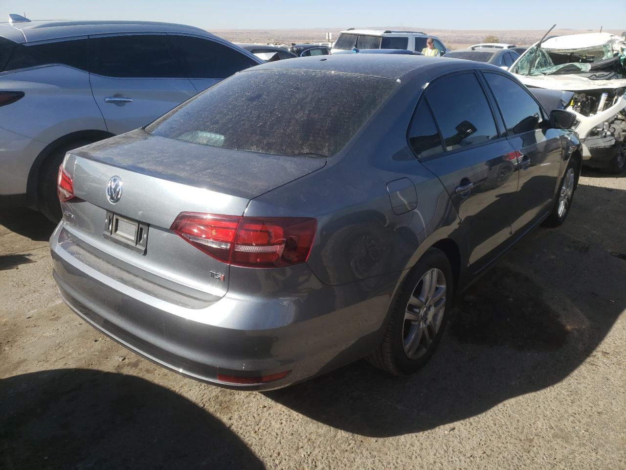 Photo 4 from auction – 2018 VOLKSWAGEN JETTA S with VIN 3VW2B7AJ3JM260956