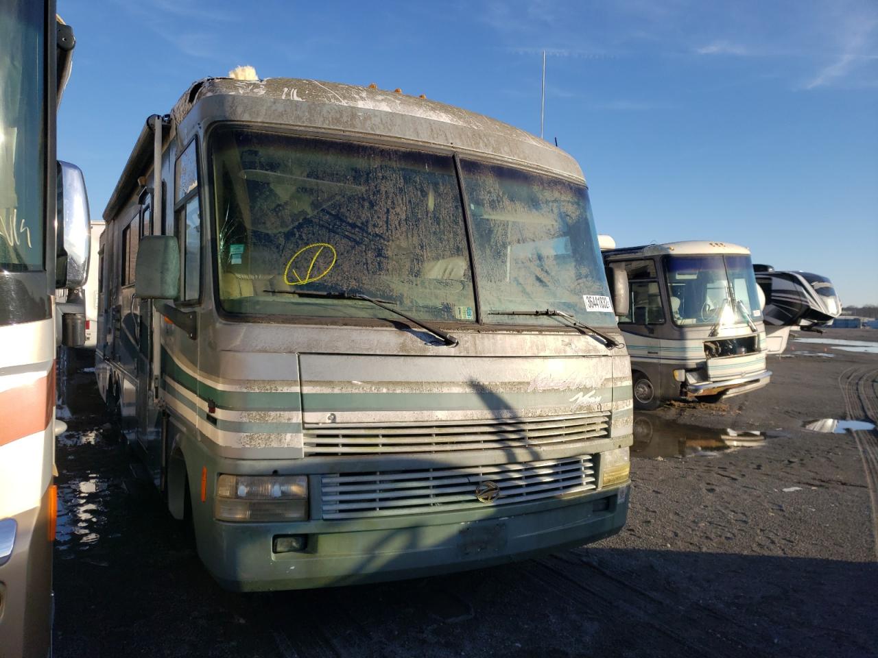 FLEETWOOD PACE ARROW 1997 with VIN 1GBLP37J3V3311117 - Photo from auction