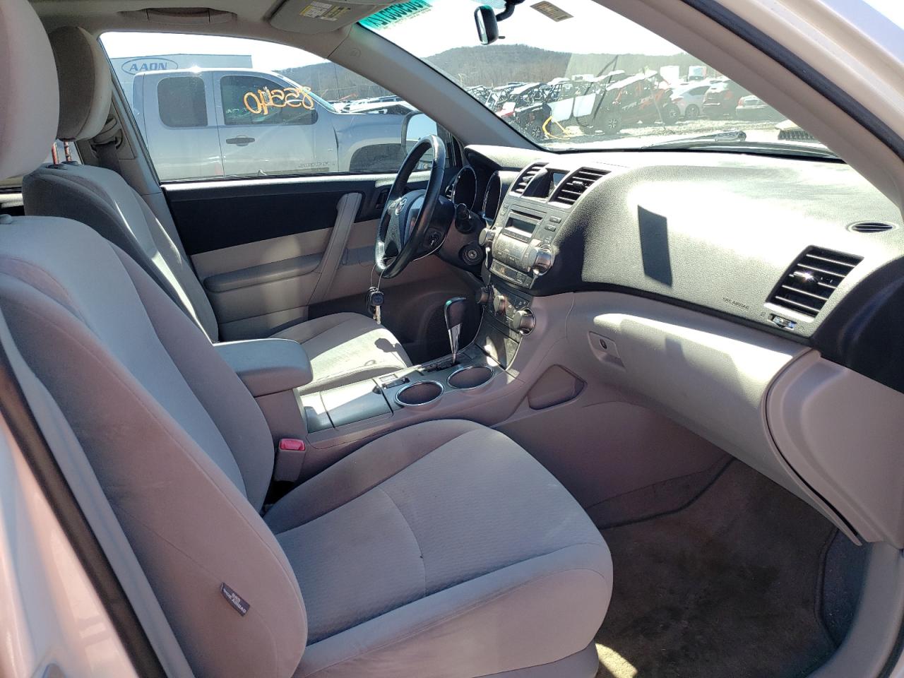 Photo 5 from auction – 2009 TOYOTA HIGHLANDER with VIN JTEDS41AX92083105