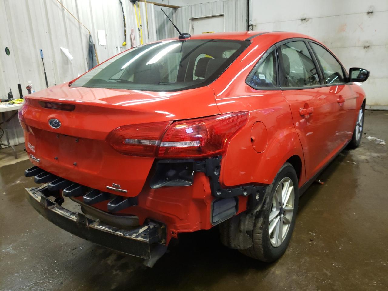 Photo 4 from auction – 2015 FORD FOCUS SE with VIN 1FADP3F21FL276255
