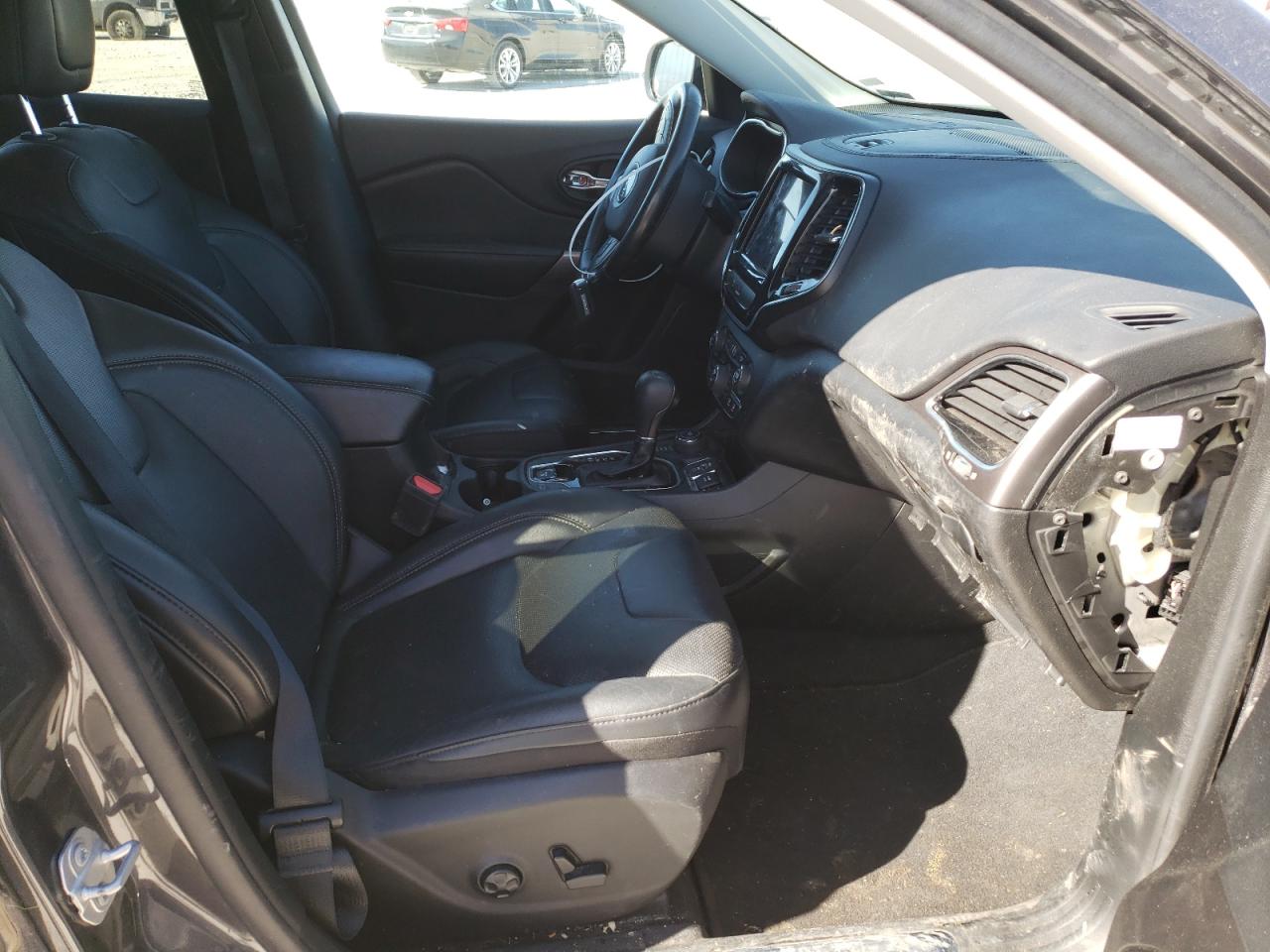 Photo 5 from auction – 2019 JEEP CHEROKEE L with VIN 1C4PJMDX7KD491818