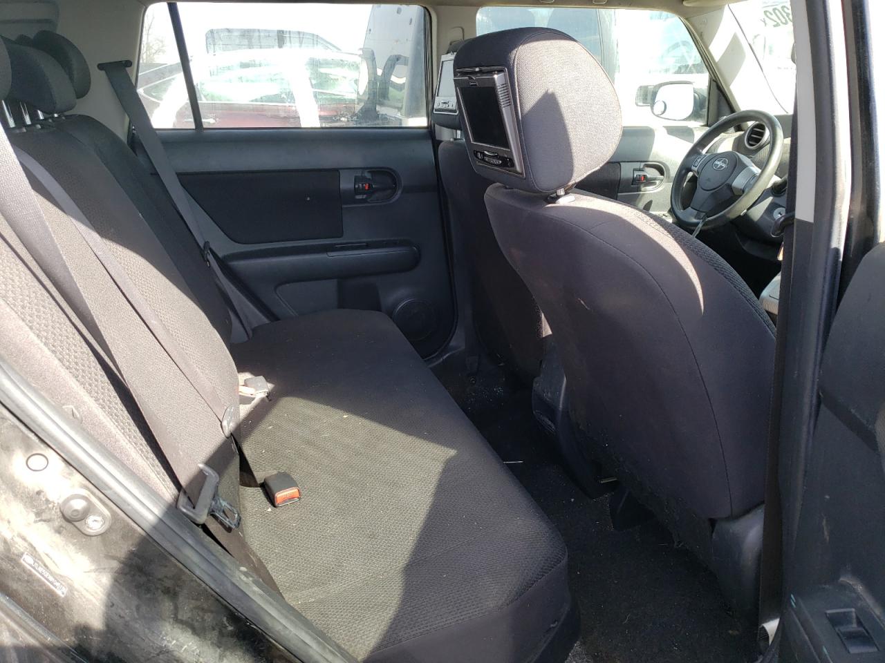 Photo 6 from auction – 2008 TOYOTA SCION XB with VIN JTLKE50EX81045136