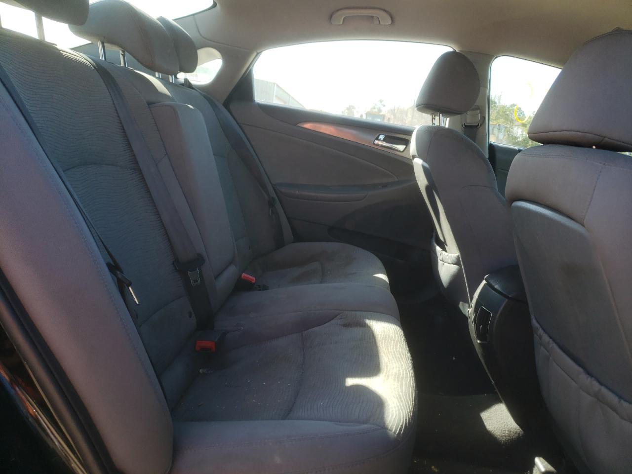 Photo 6 from auction – 2013 HYUNDAI SONATA HYB with VIN KMHEC4A49DA074650