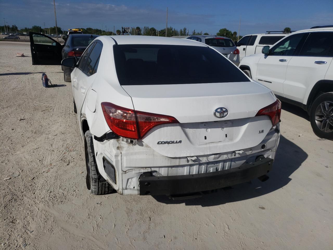 Photo 9 from auction – 2018 TOYOTA COROLLA L with VIN 2T1BURHE6JC046909