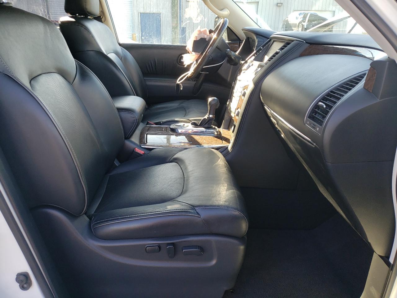 Photo 5 from auction – 2017 INFINITI QX80 BASE with VIN JN8AZ2NF6H9640485