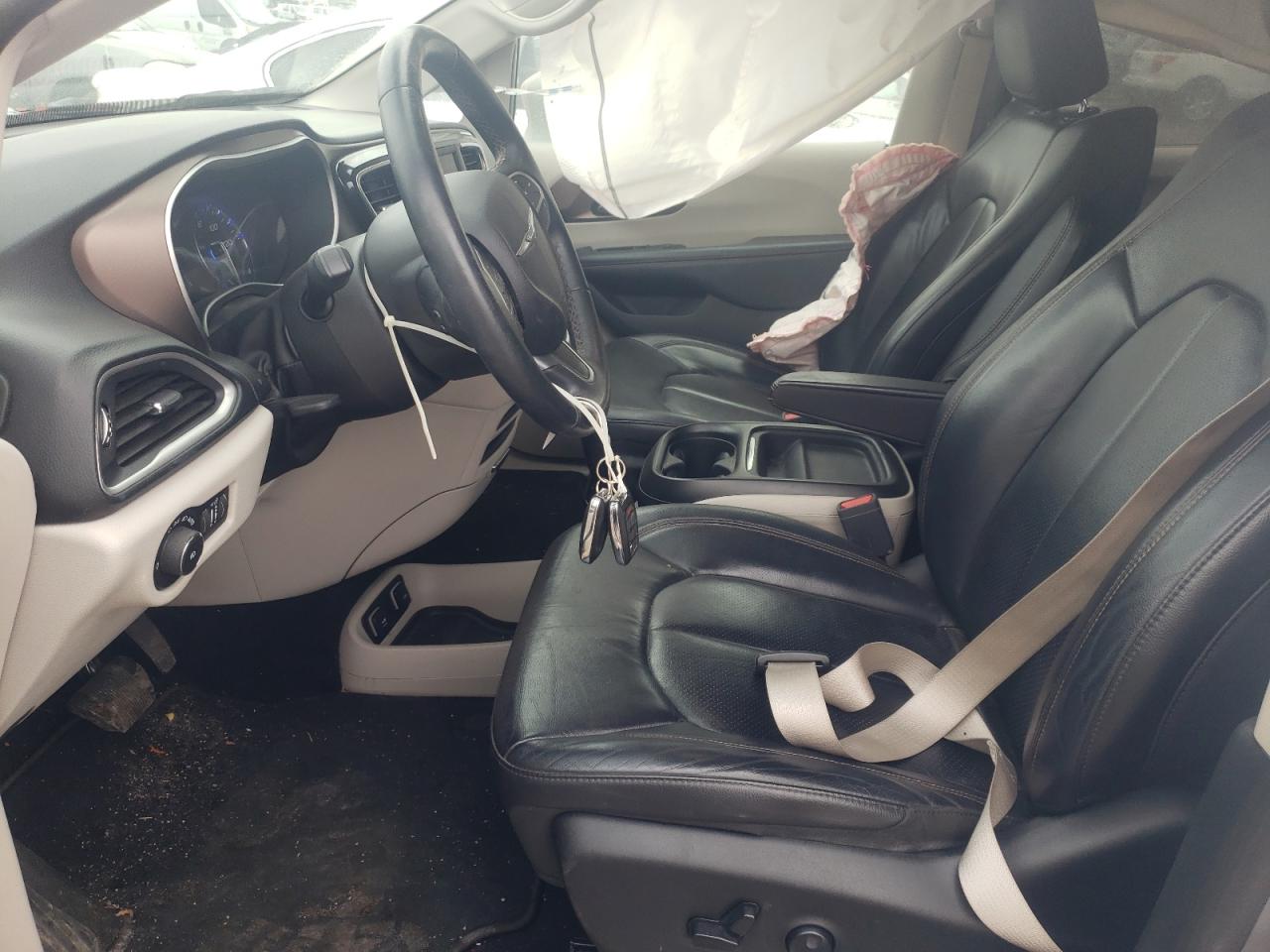 Photo 5 from auction – 2018 CHRYSLER PACIFICA T with VIN 2C4RC1BG1JR277276