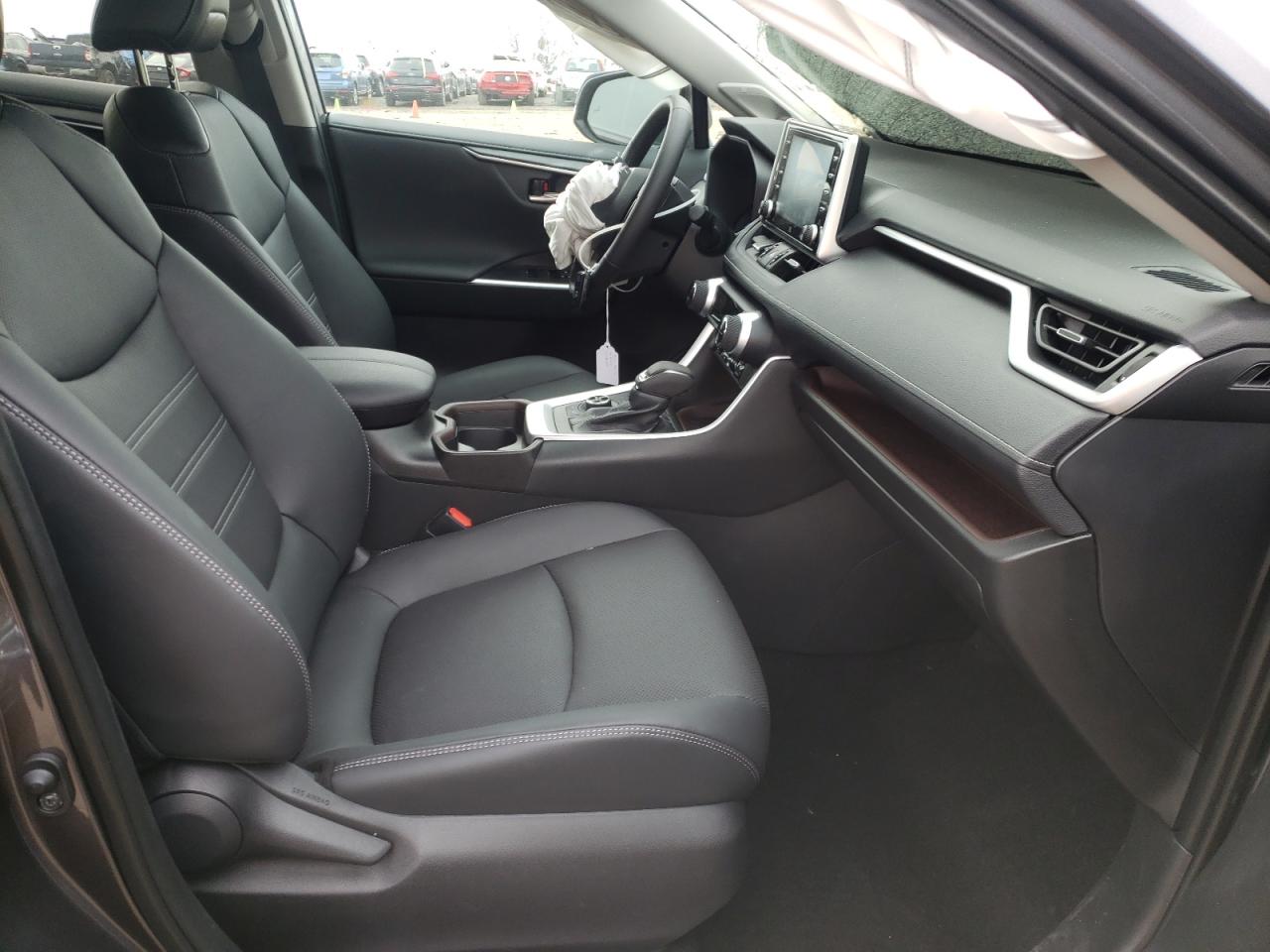 Photo 5 from auction – 2021 TOYOTA RAV4 LIMIT with VIN 2T3N1RFV6MC247858