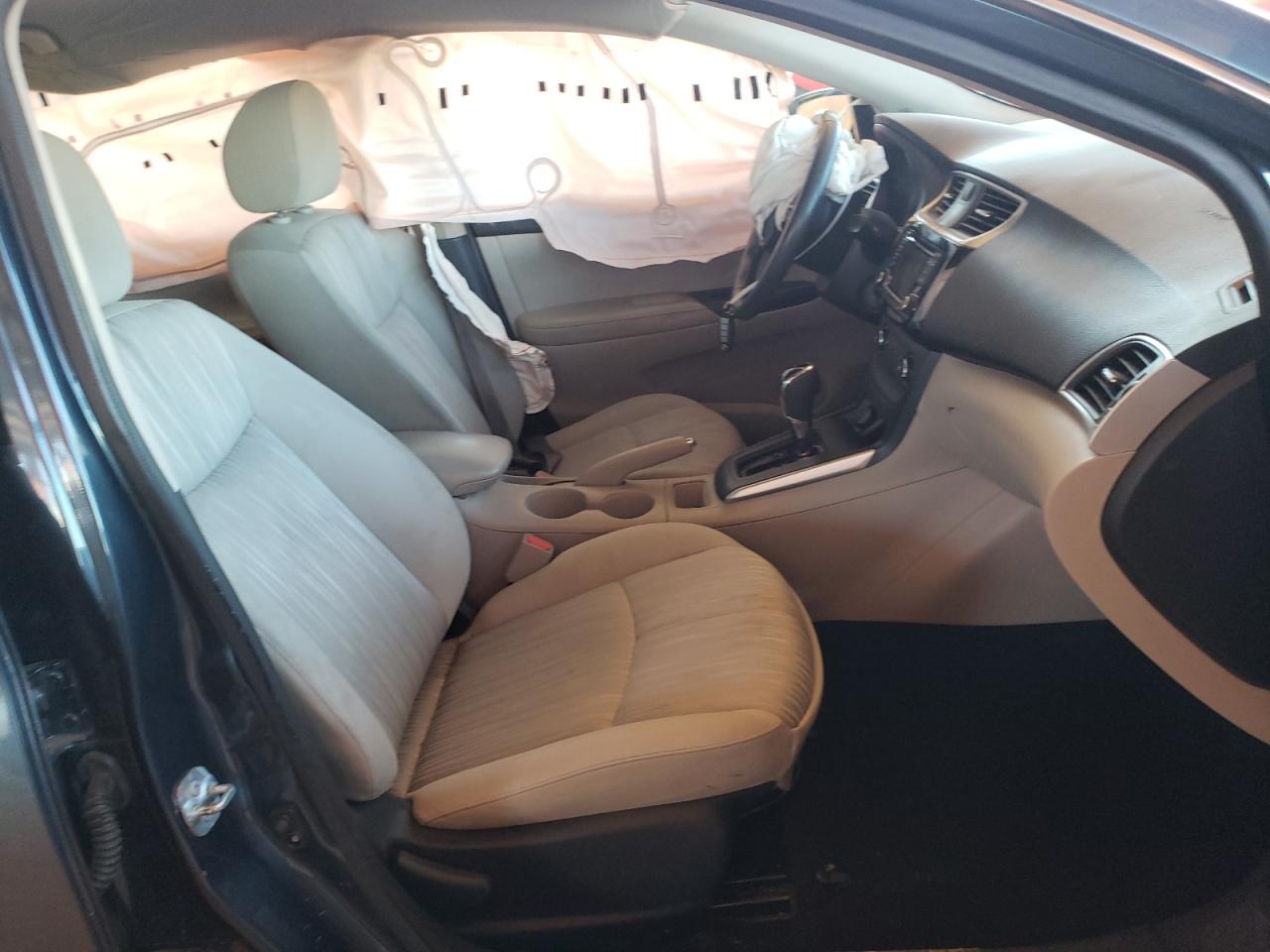 Photo 5 from auction – 2016 NISSAN SENTRA S with VIN 3N1AB7AP1GL682096