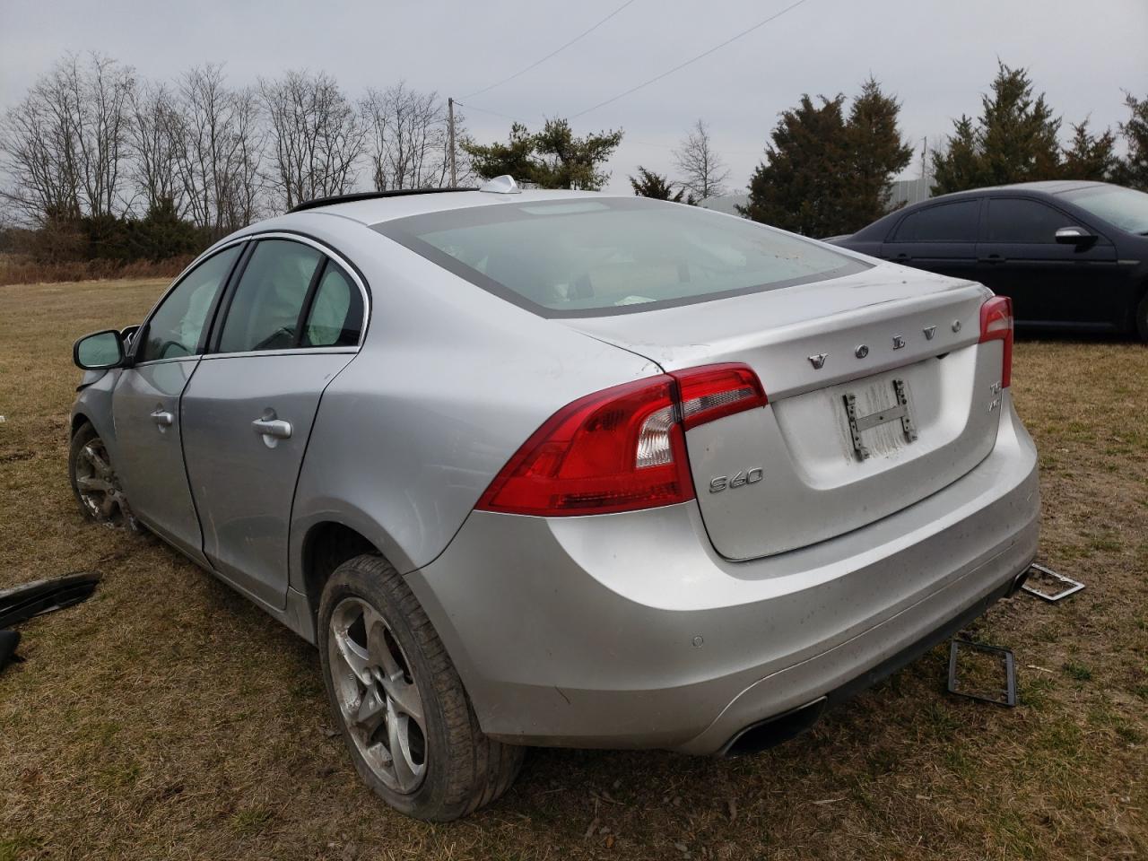 Photo 3 from auction – 2016 VOLVO S60 PREMIE with VIN YV1612TKXG2396141