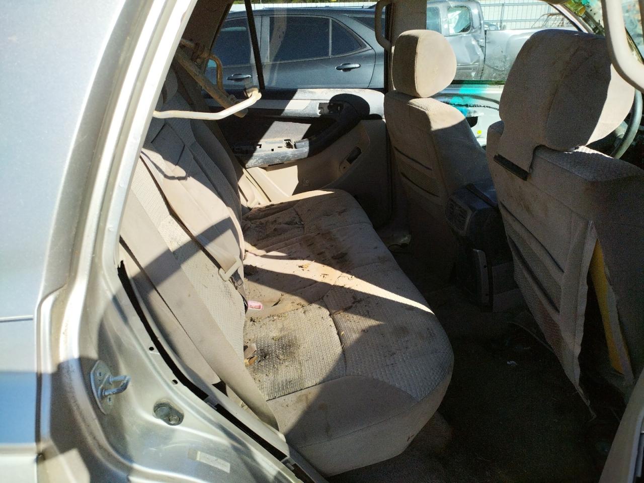 Photo 6 from auction – 2003 TOYOTA 4RUNNER SR with VIN JTEBU14RX30014290