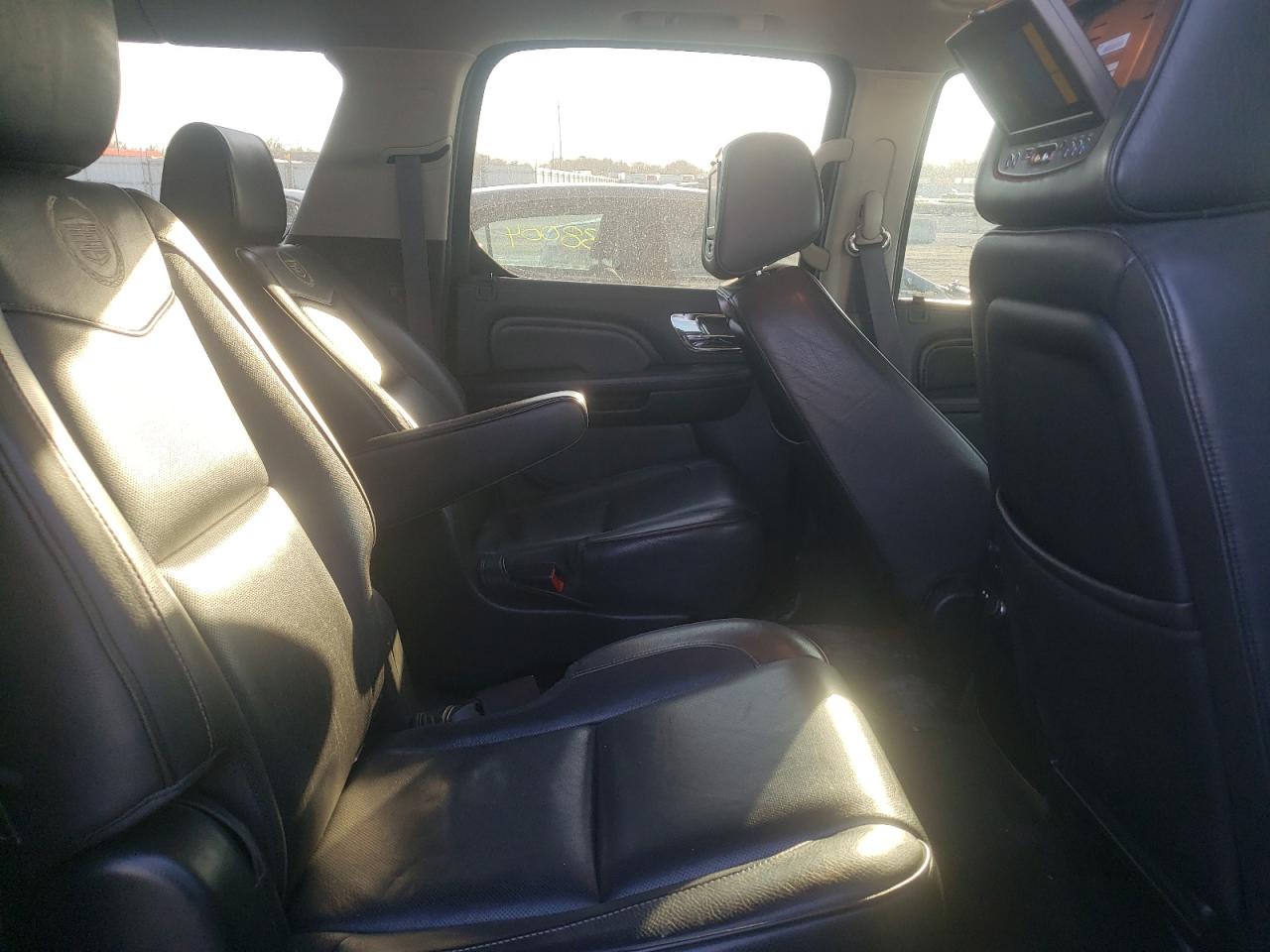 Photo 6 from auction – 2012 CADILLAC ESCALADE E with VIN 1GYS4KEF2CR135657
