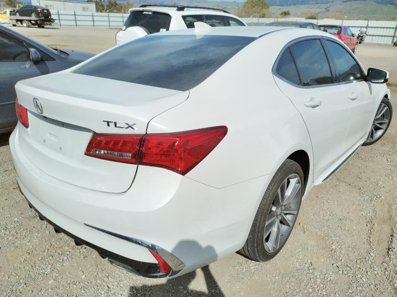 Photo 4 from auction – 2019 ACURA TLX TECHNO with VIN 19UUB2F47KA007382