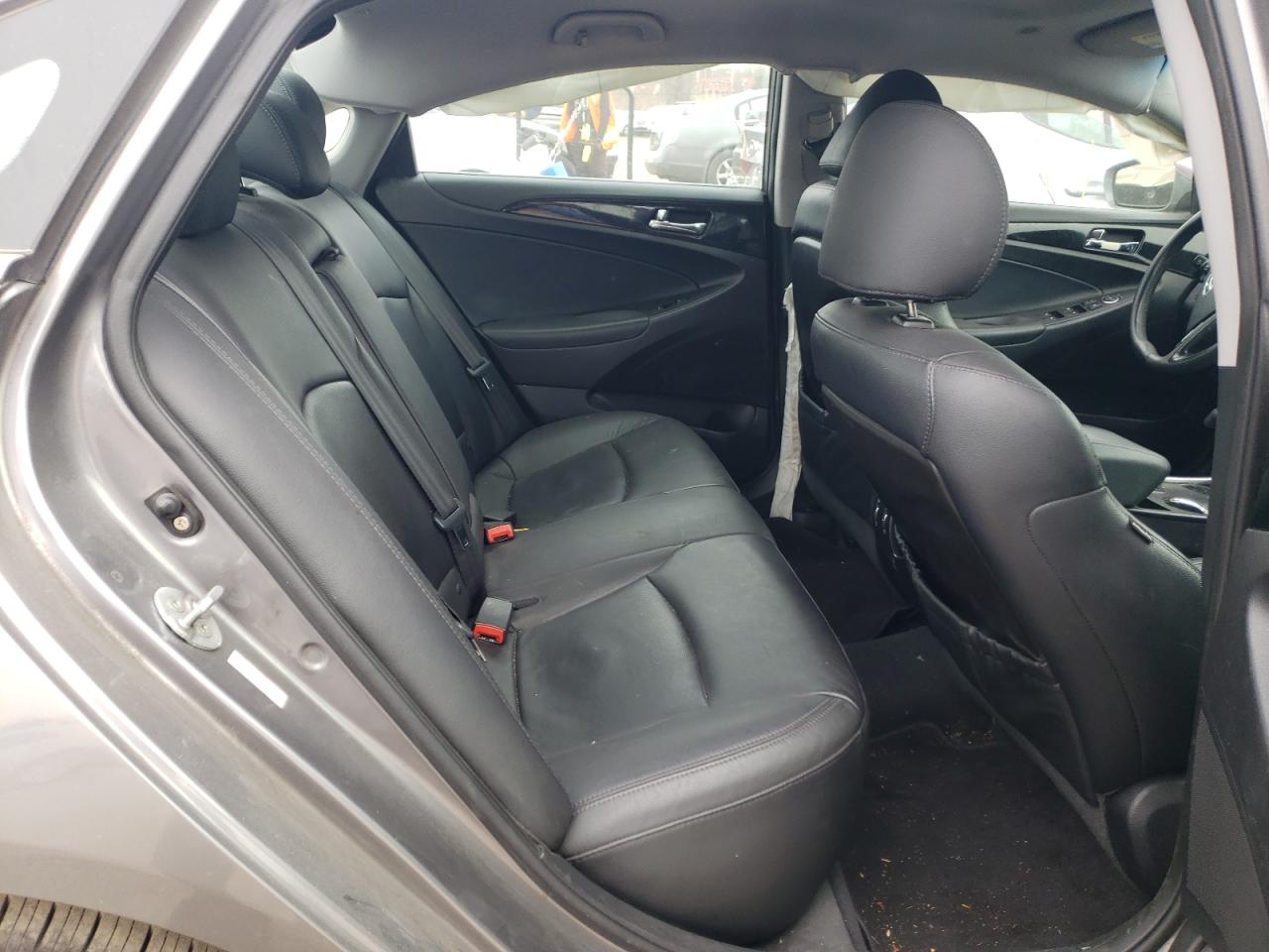 Photo 6 from auction – 2011 HYUNDAI SONATA SE with VIN 5NPEC4AC7BH135723