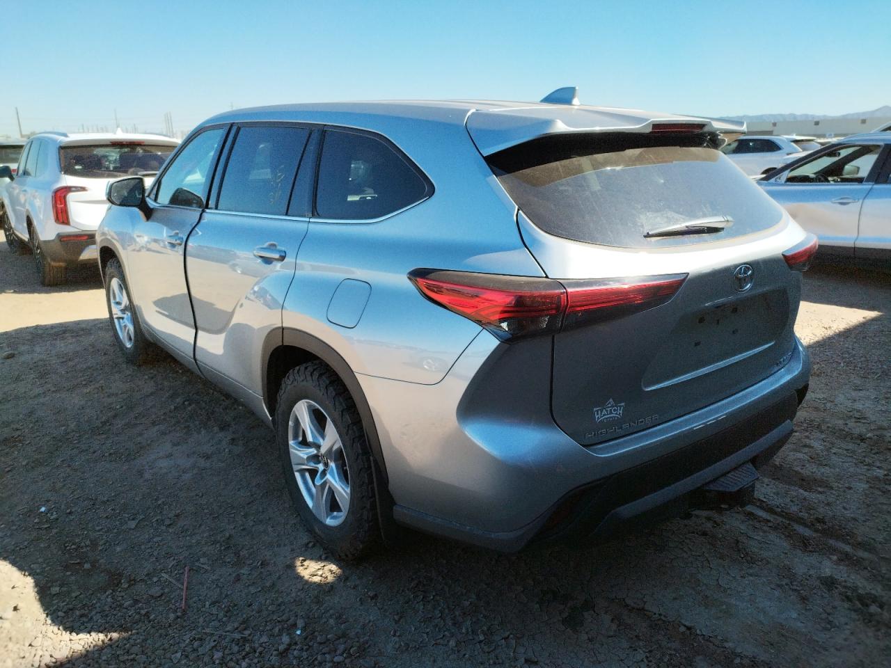 Photo 3 from auction – 2021 TOYOTA HIGHLANDER with VIN 5TDBZRBH7MS547310