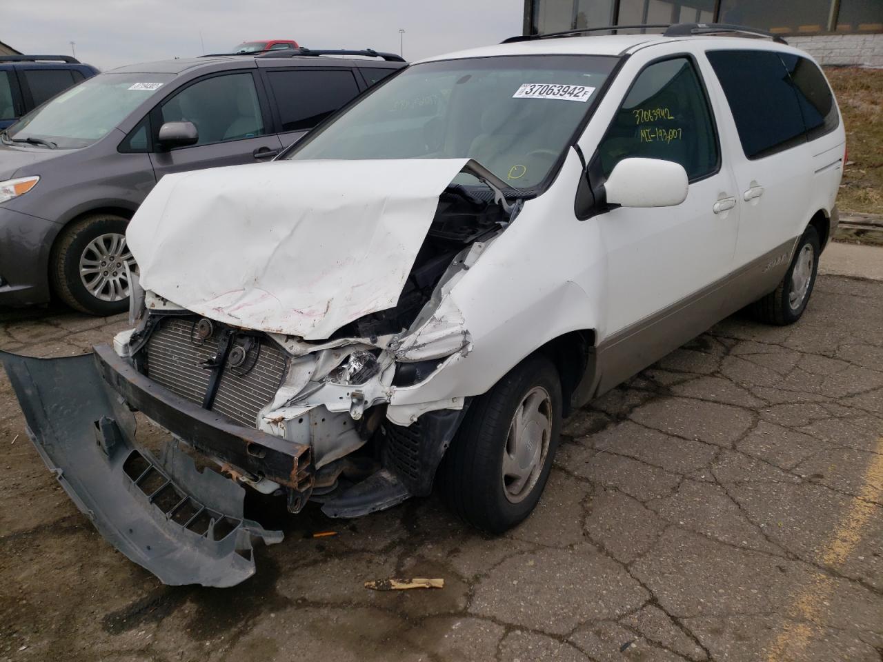 Photo 2 from auction – 2002 TOYOTA SIENNA LE with VIN 4T3ZF13C02U474305