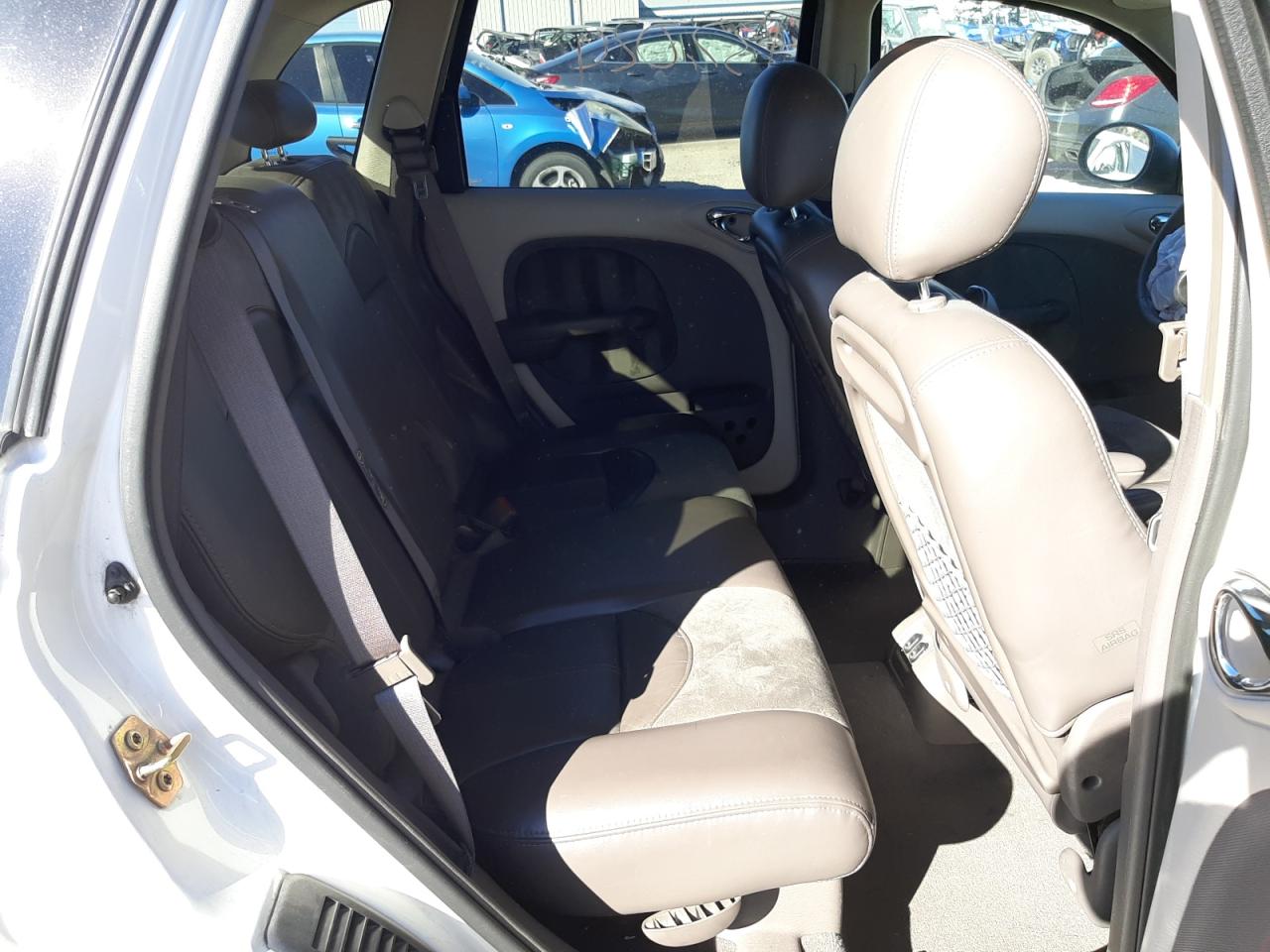 Photo 6 from auction – 2002 CHRYSLER PT CRUISER with VIN 3C8FY68B92T326430