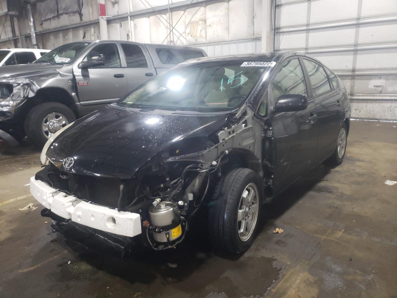 Photo 2 from auction – 2005 TOYOTA PRIUS with VIN JTDKB20U453112775