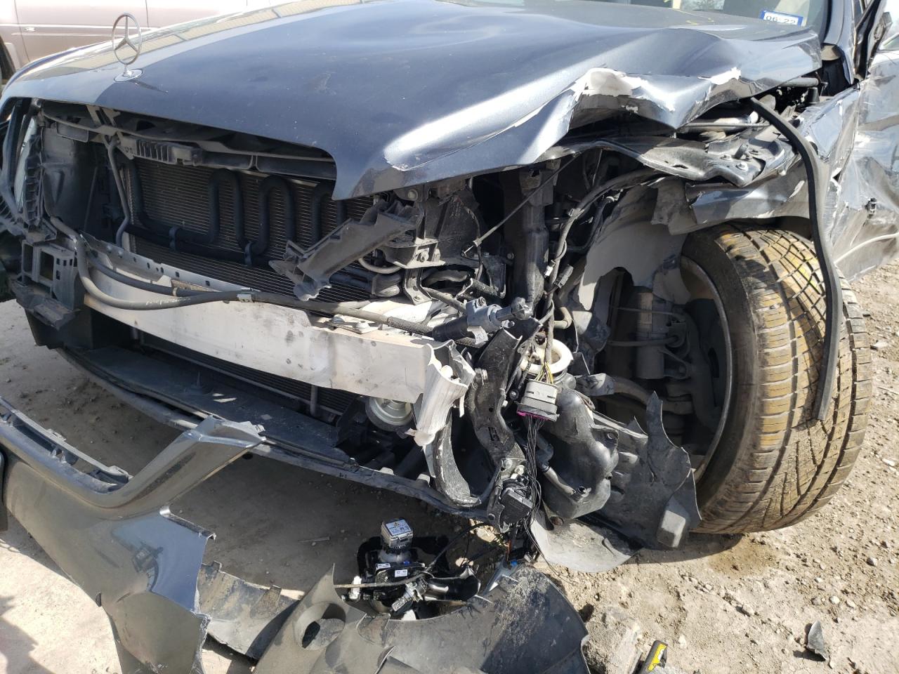 Photo 9 from auction – 2012 MERCEDES-BENZ E 350 with VIN WDDHF5KB0CA651257