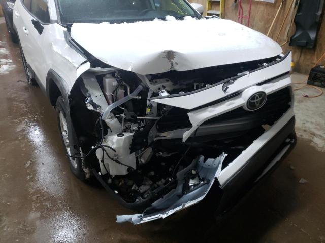 Photo 9 from auction – 2021 TOYOTA RAV4 XLE with VIN 2T3W1RFV0MC140213