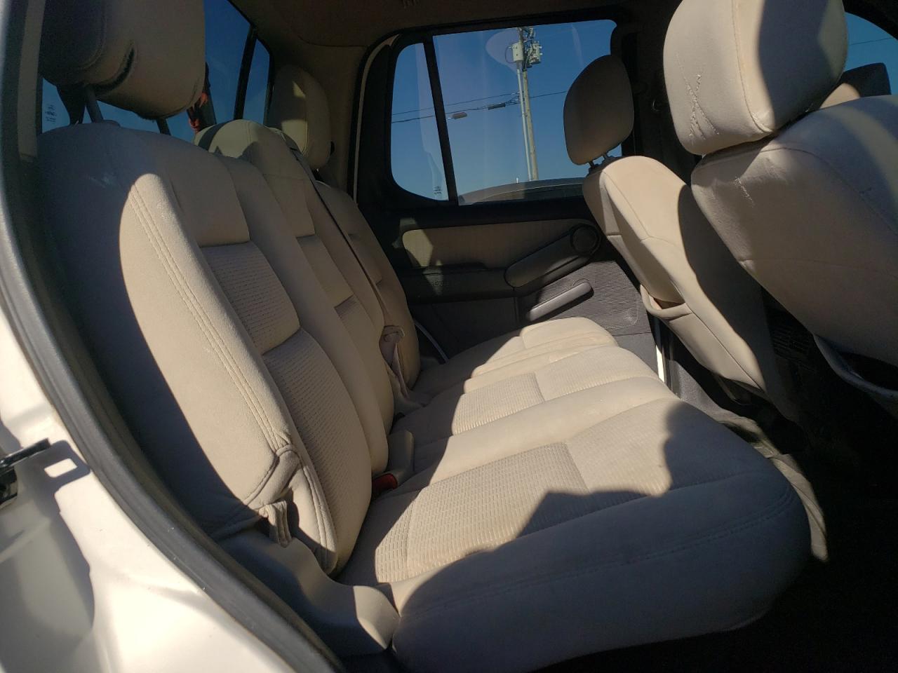 Photo 6 from auction – 2008 FORD EXPLORER S with VIN 1FMEU31E98UB31028