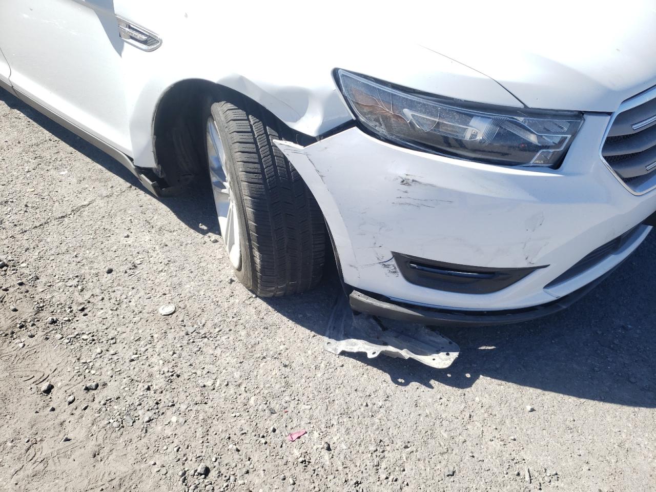 Photo 9 from auction – 2015 FORD TAURUS SEL with VIN 1FAHP2E88FG177913