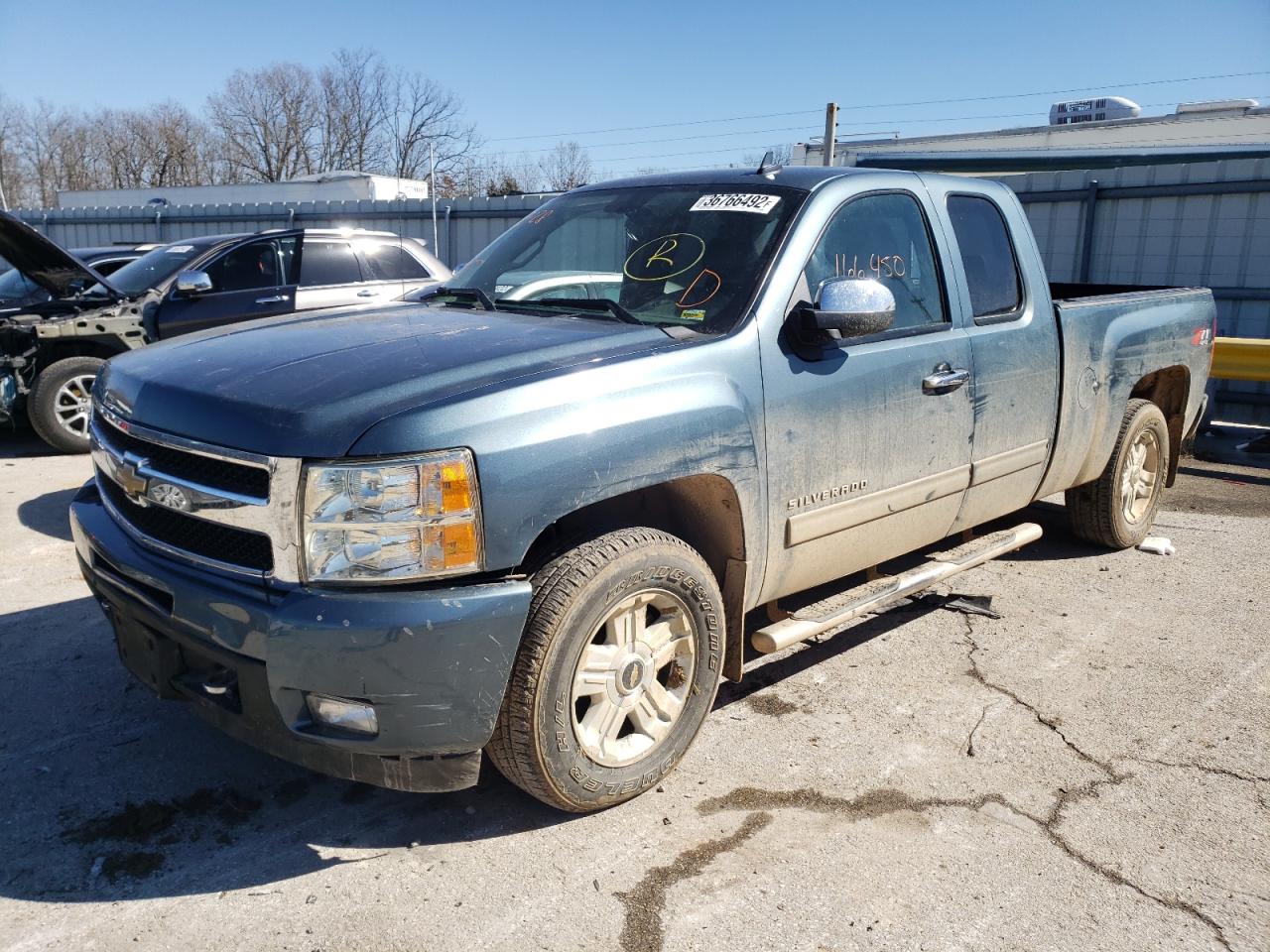 Photo 2 from auction – 2011 CHEVROLET SILVERADO with VIN 1GCRKTE32BZ369236