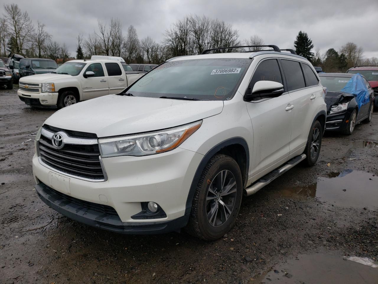 Foto 2 de la subasta – 2016 TOYOTA HIGHLANDER con VIN 5TDKKRFH5GS135809