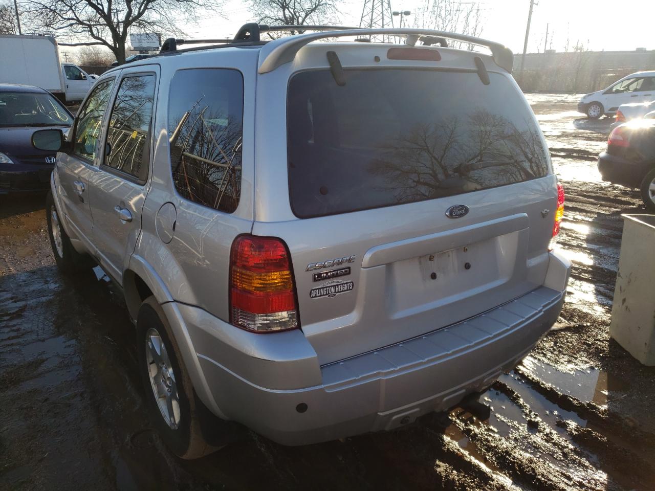 Photo 3 from auction – 2007 FORD ESCAPE LIM with VIN 1FMCU94187KA11699